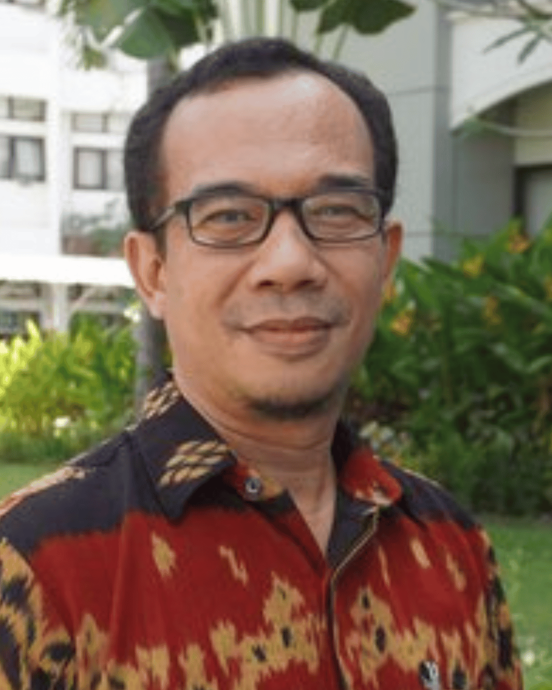 Prof. Dr. Saprizal Hadisaputra, M.Sc.